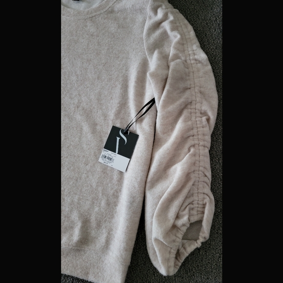 BNWT Simply Vera Vera Wang Women's Size S Soft Cream Scrunched Sleeve Sweater - Picture 2 of 6